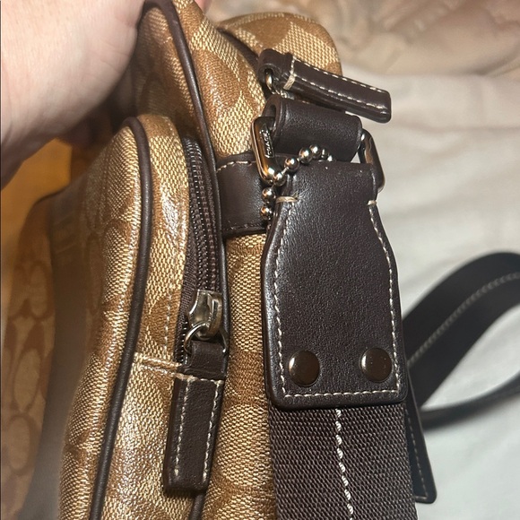 NWOT Coach Heritage Stripe Flight Shoulder Bag - Picture 4 of 7